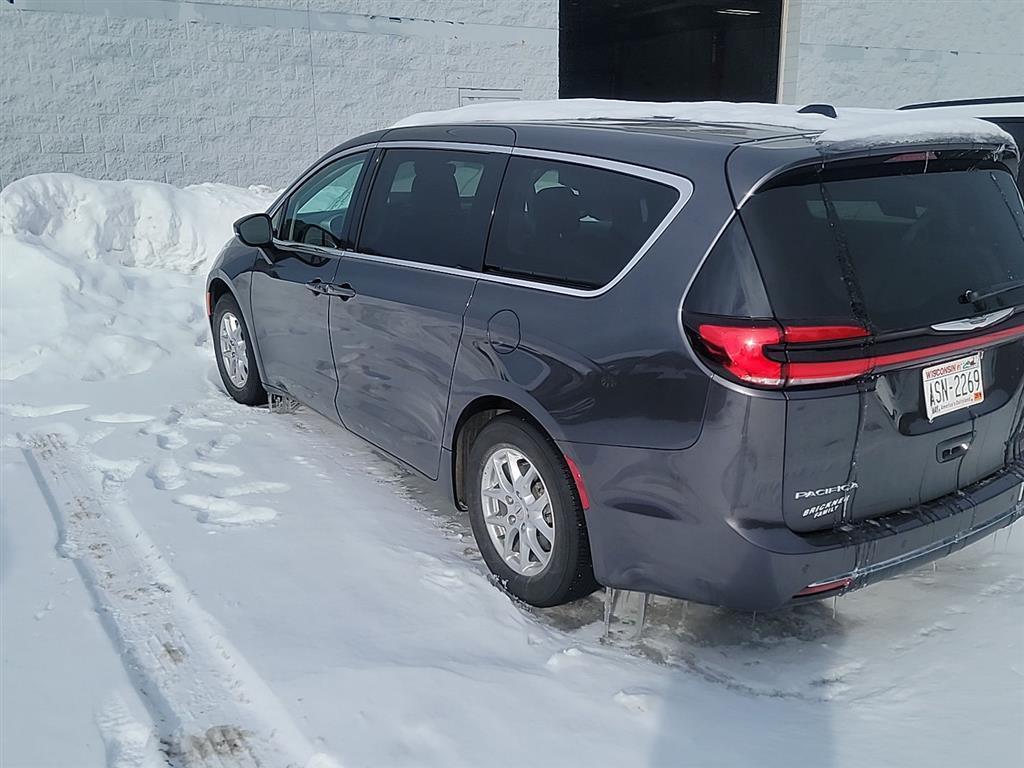 Chrysler Pacifica 2023