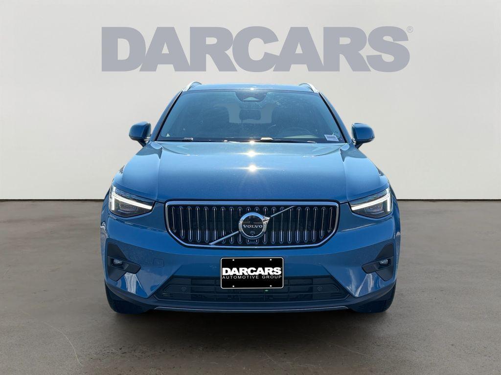 Volvo XC40 2025
