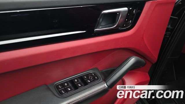 Porsche Cayenne 2021