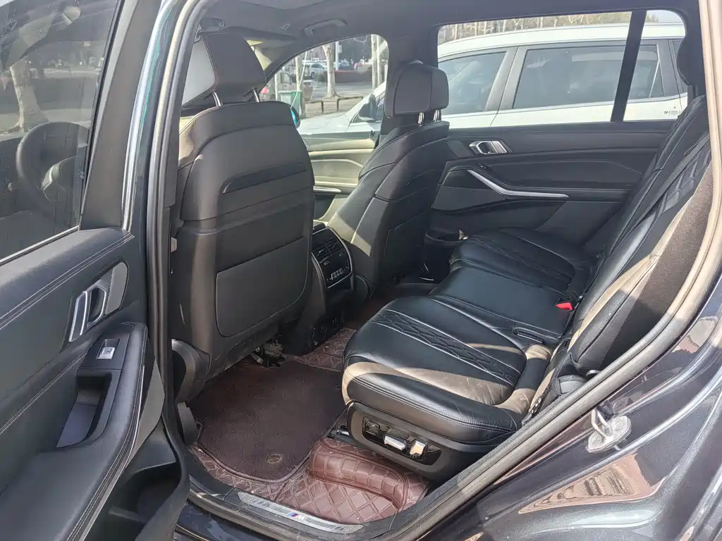 BMW X7 2021
