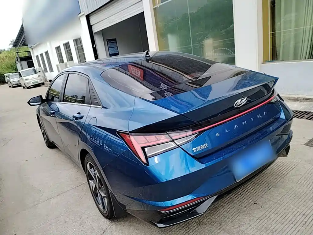 Hyundai Elantra 2022