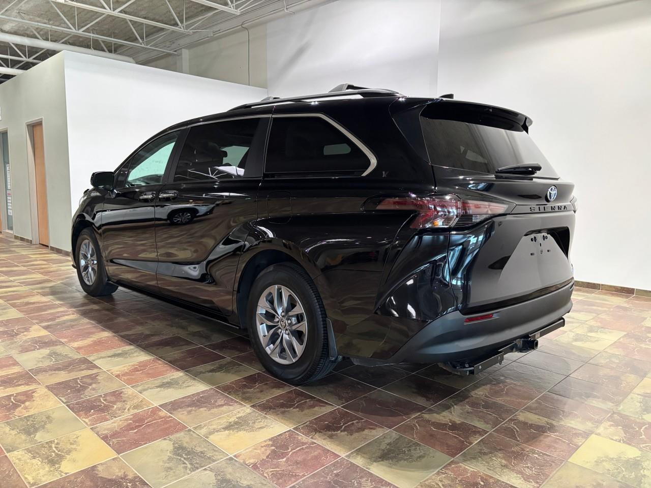 Toyota Sienna 2023