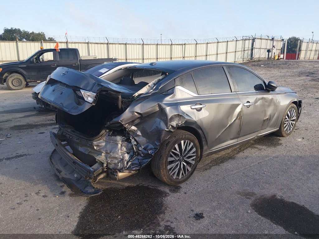 Nissan Altima 2025
