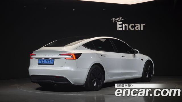 Tesla Model 3 2024