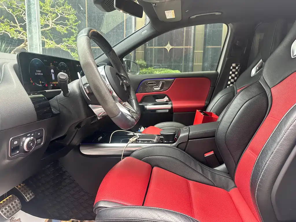 Mercedes-Benz GLA AMG 2021