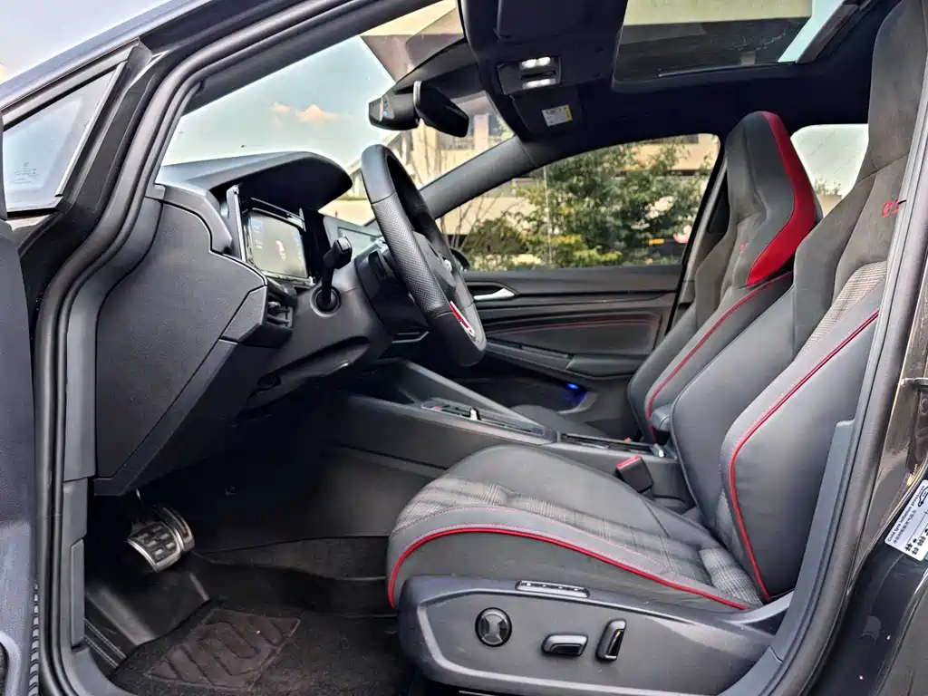 Volkswagen Golf GTI 2023