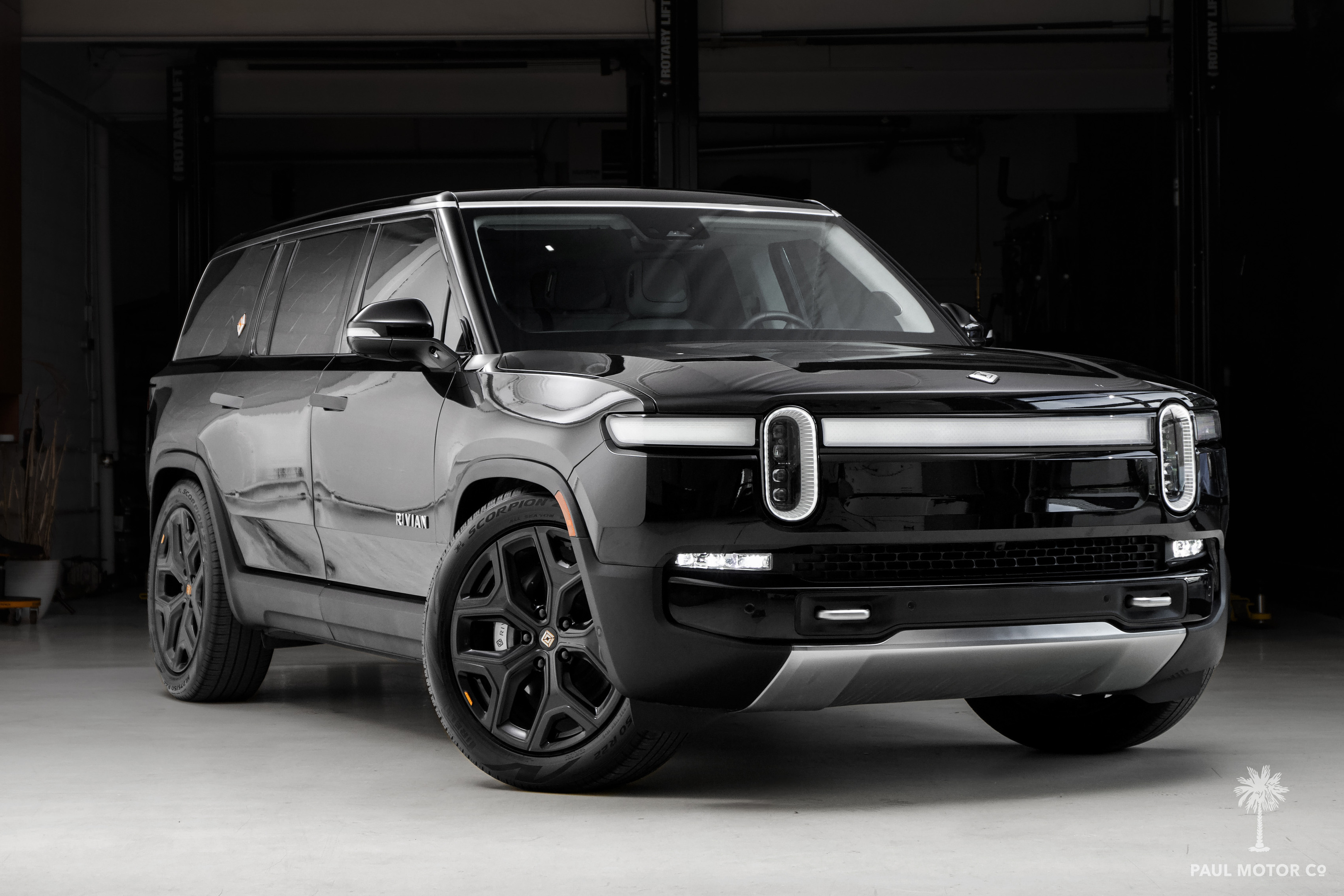 Rivian R1S 2024