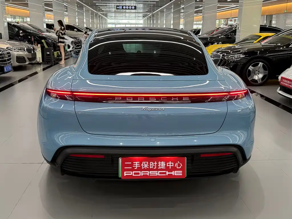 Porsche Taycan 2021