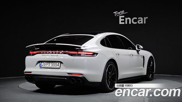 Porsche Panamera 2022