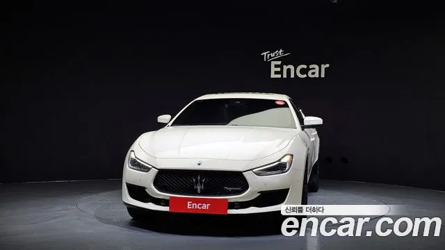 Maserati Ghibli 2022