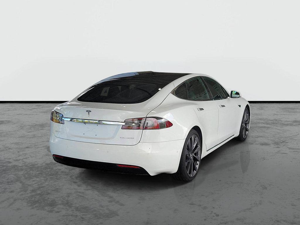 Tesla Model S 2021