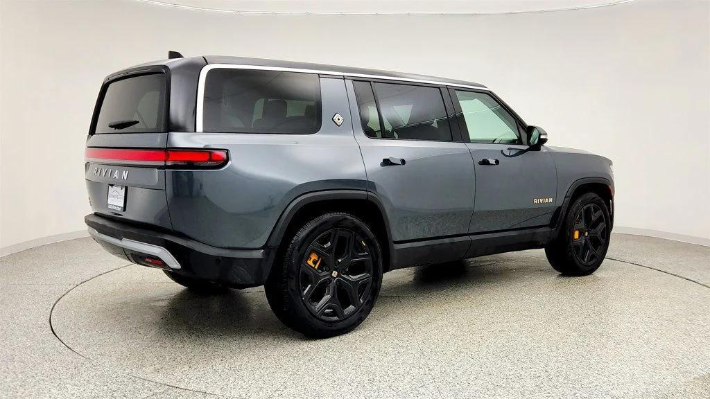 Rivian R1S 2023