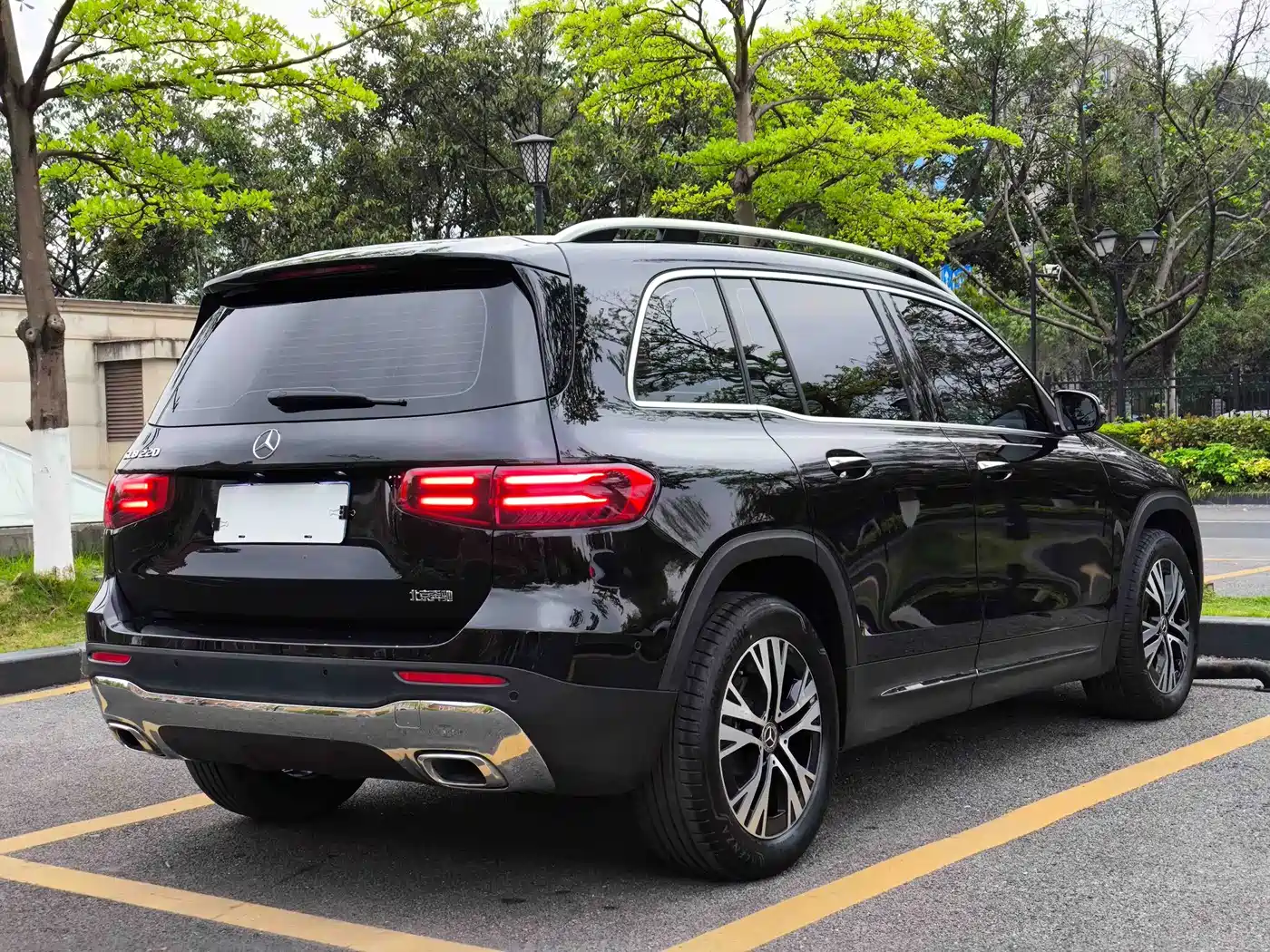 Mercedes-Benz GLB 2024