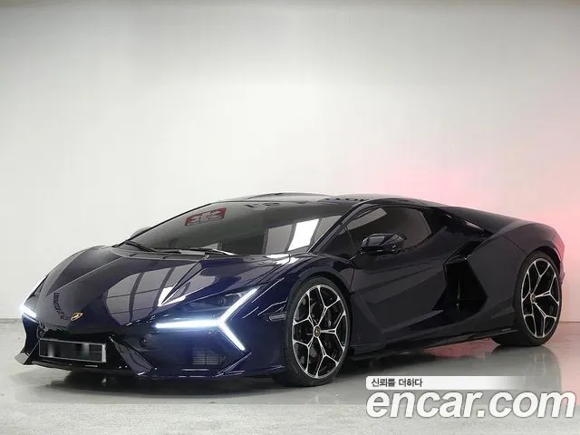 Lamborghini Revuelto 2025