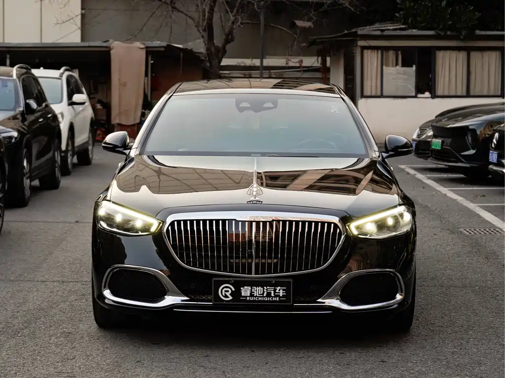 Mercedes-Benz Maybach S-Класс 2022