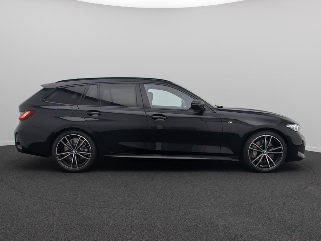 BMW 330 2023