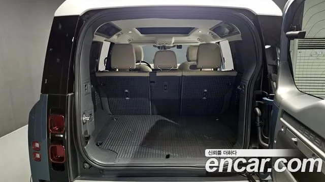 Land Rover Defender 2021
