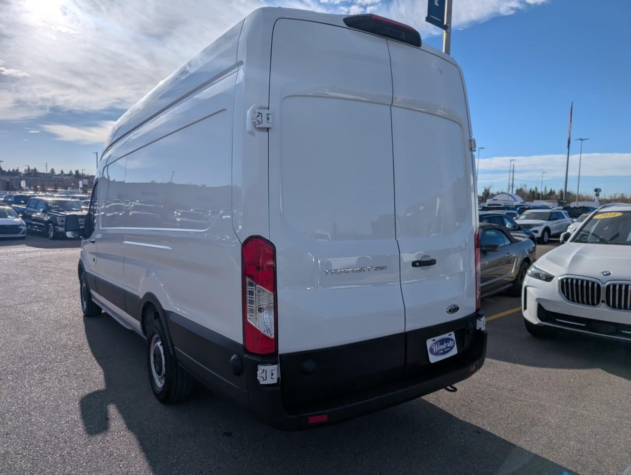 Ford Transit 2024