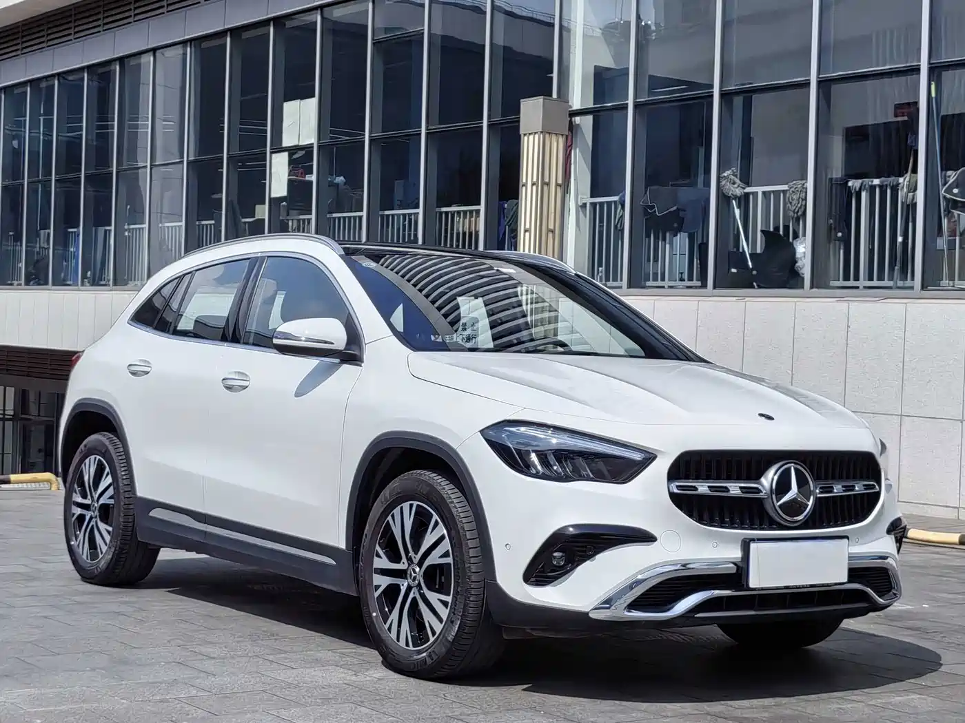 Mercedes-Benz GLA 2024
