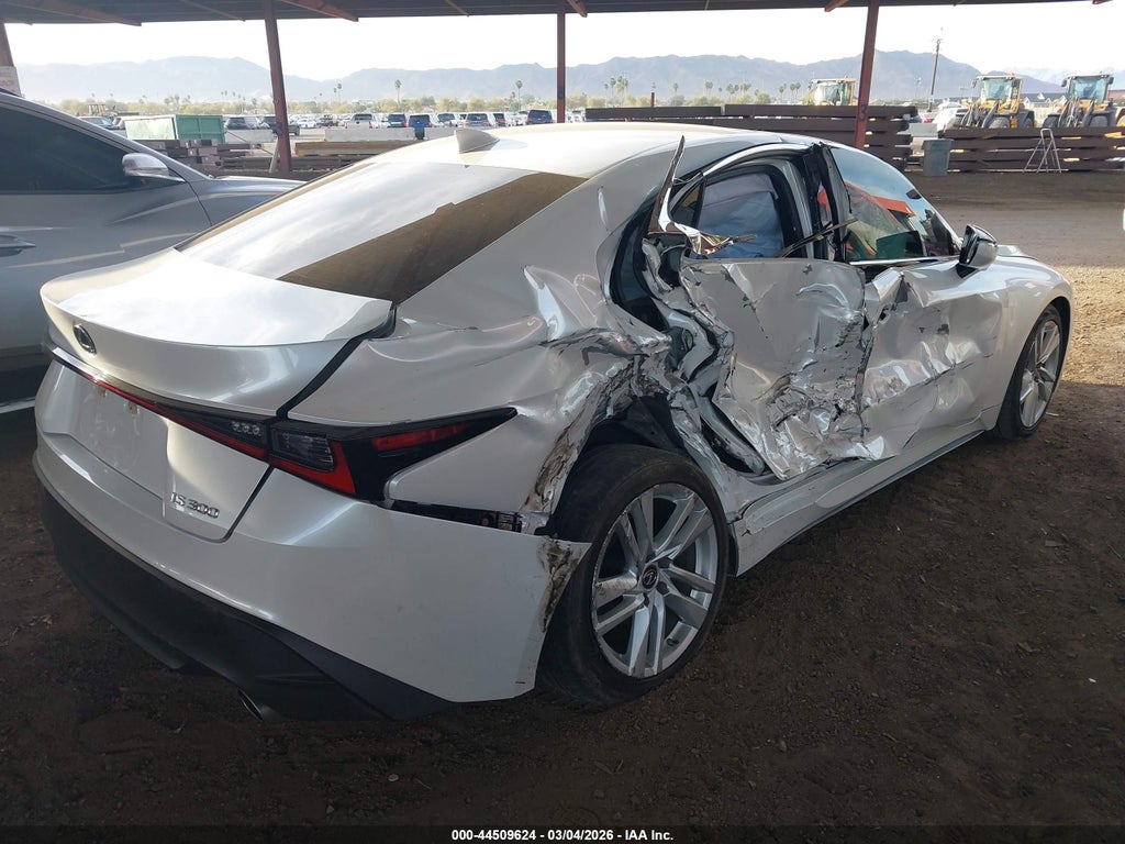 Lexus IS 300 2023