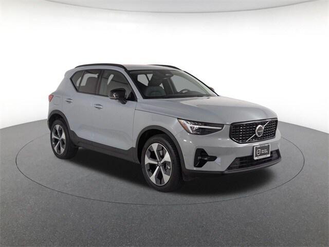 Volvo XC40 2026