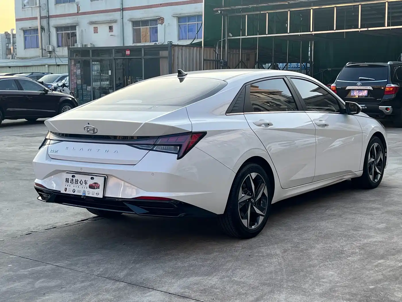 Hyundai Elantra 2022