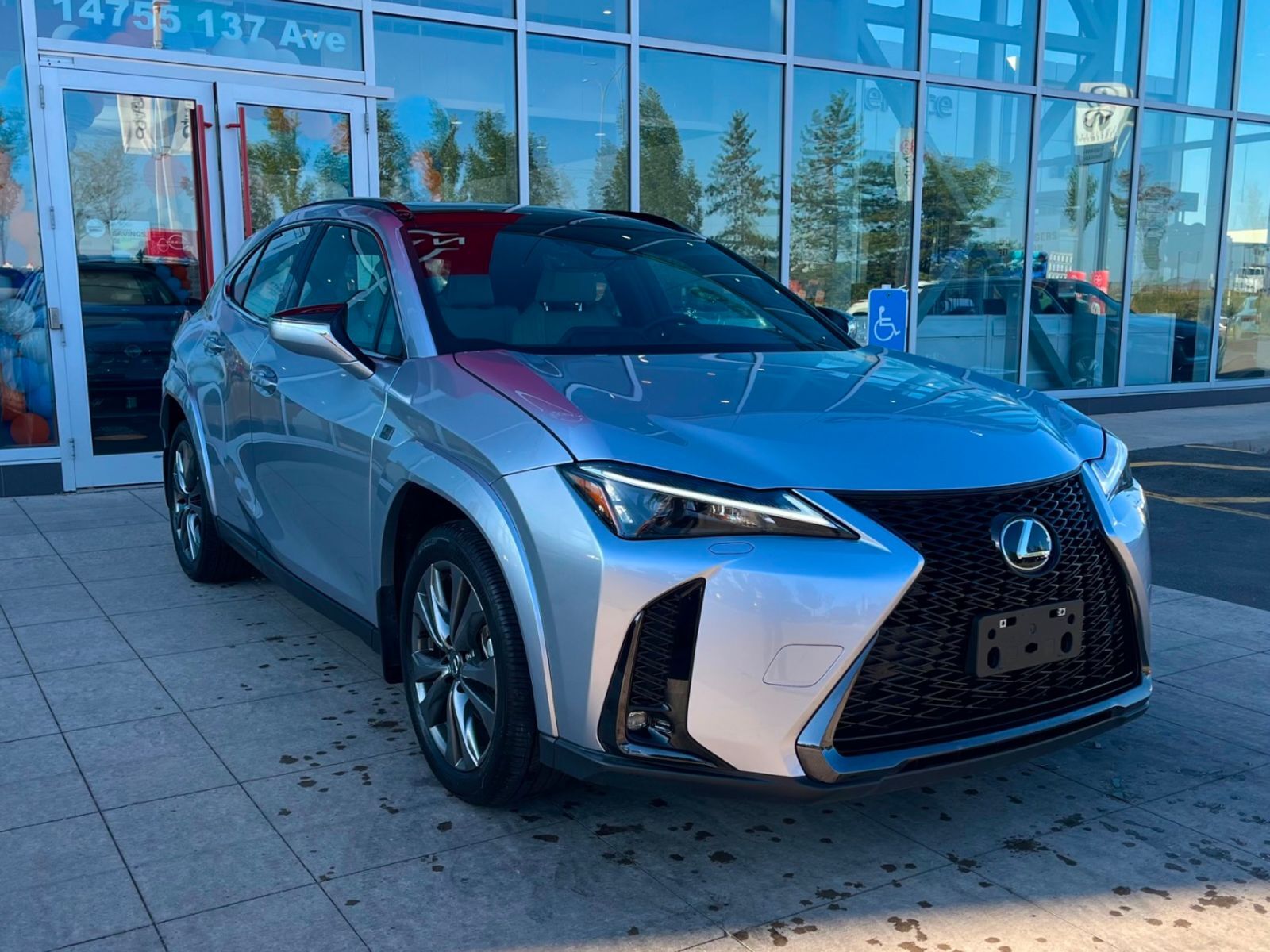 Lexus UX 2025