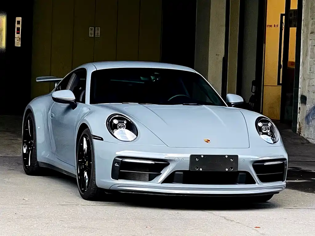 Porsche 911 2025