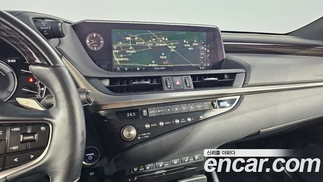 Lexus ES 2021