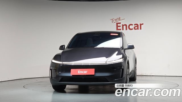 Tesla Model Y 2025