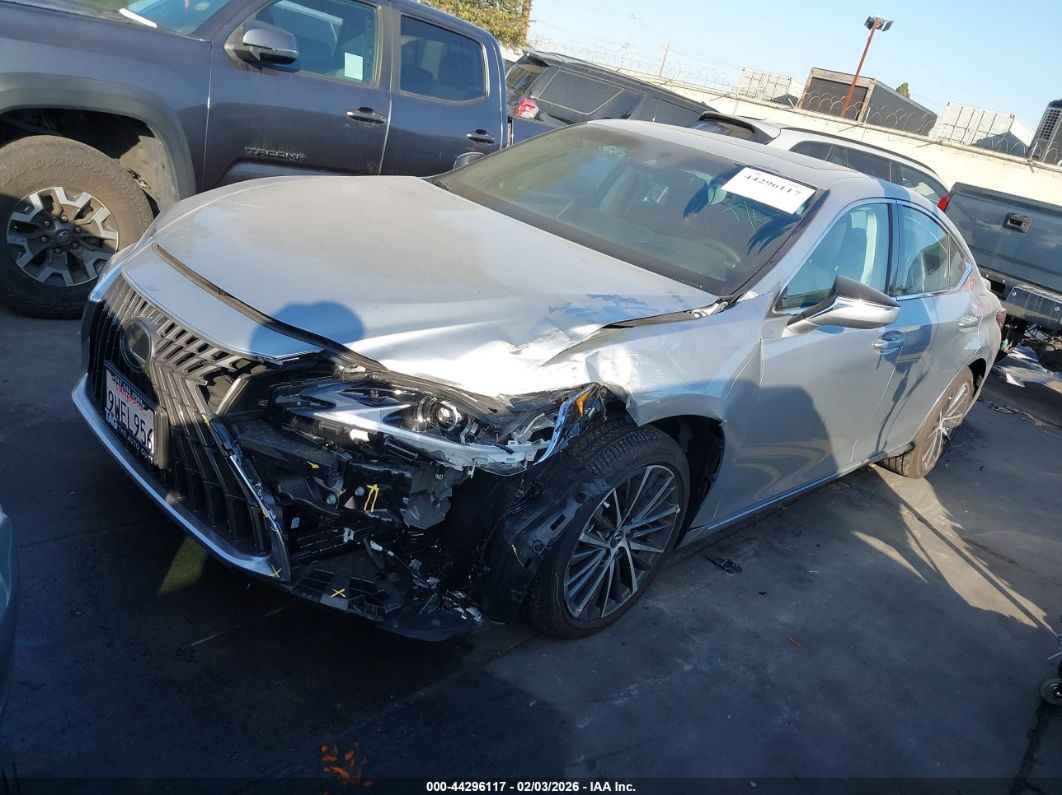 Lexus ES 2025