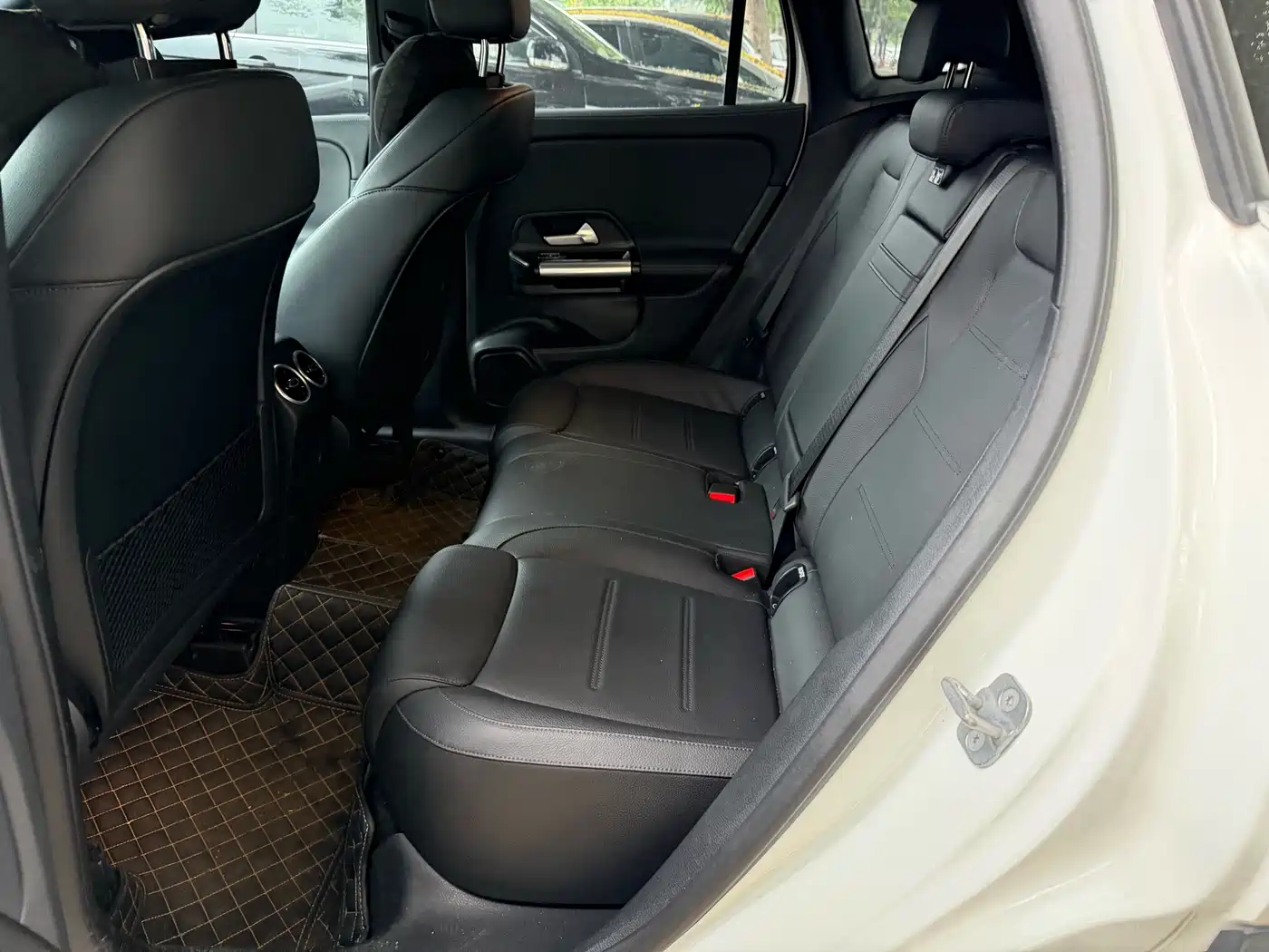Mercedes-Benz GLA 2024