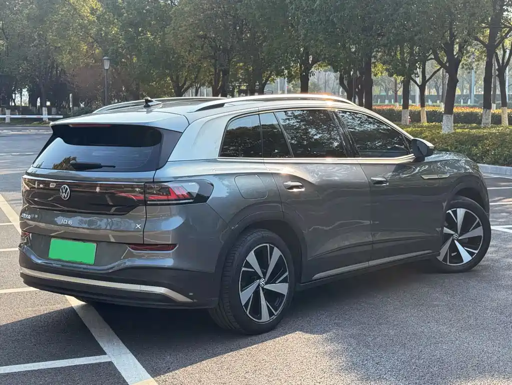 Volkswagen ID.6 2022