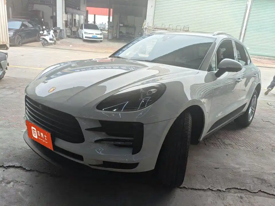 Porsche Macan 2021