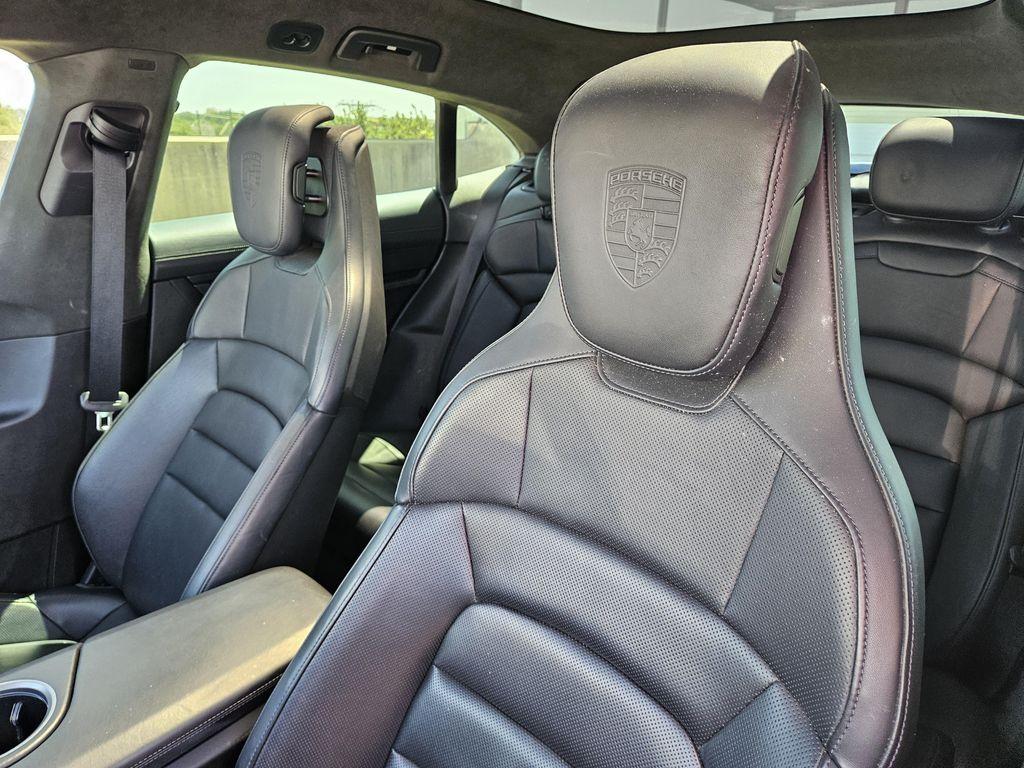 Porsche Taycan 2024