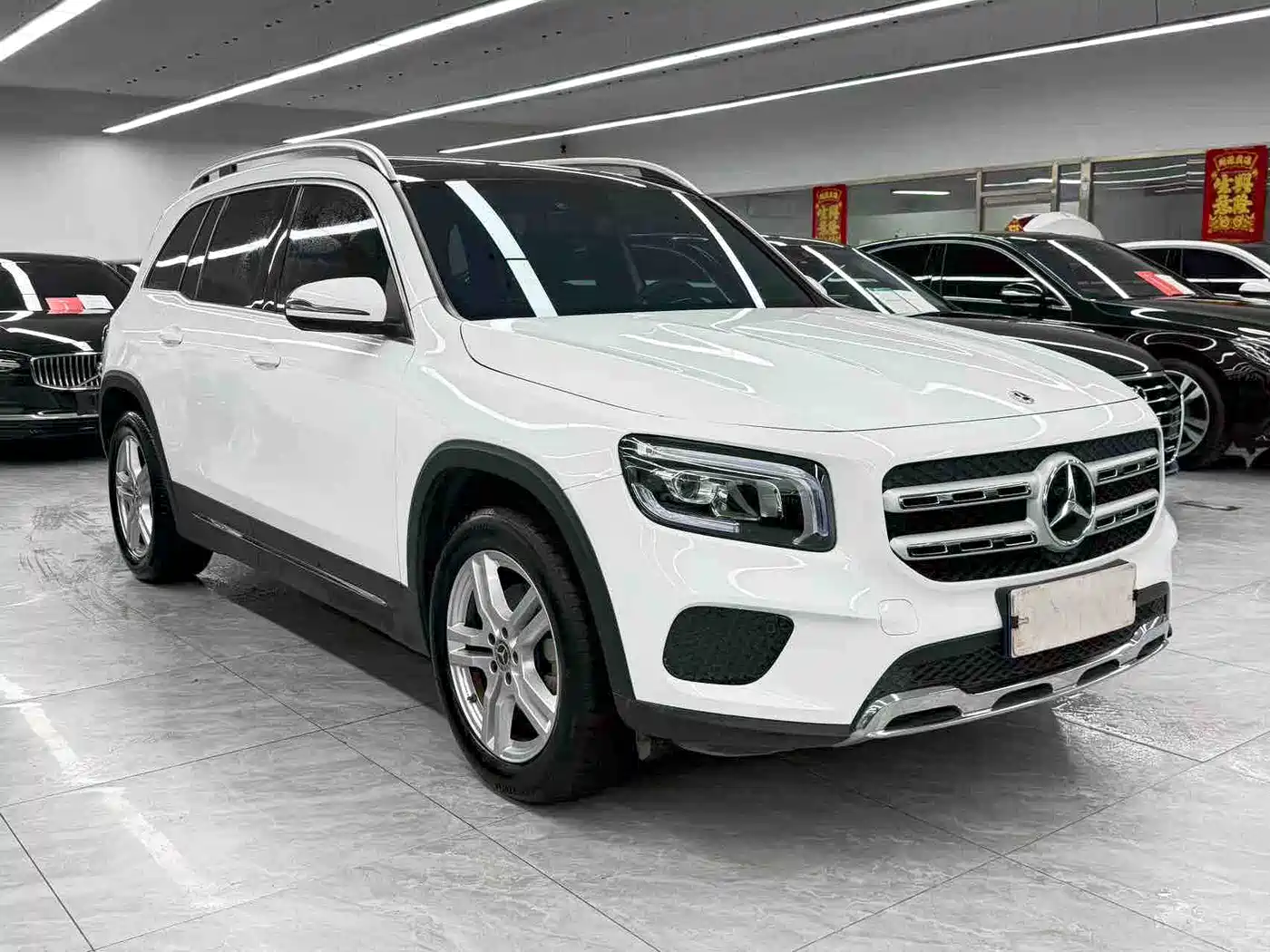 Mercedes-Benz GLB 2023