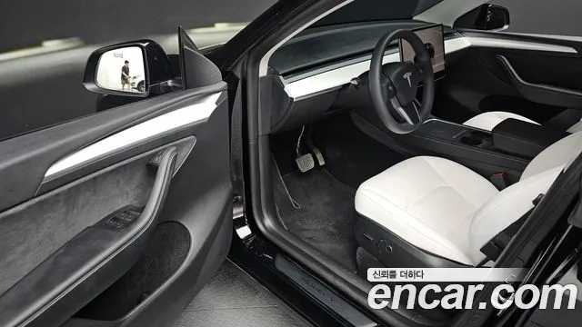 Tesla Model Y 2023