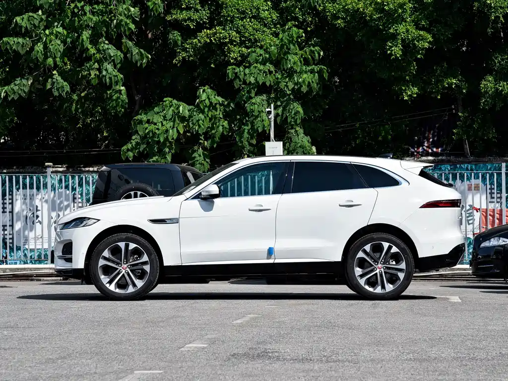 Jaguar F-Pace 2023