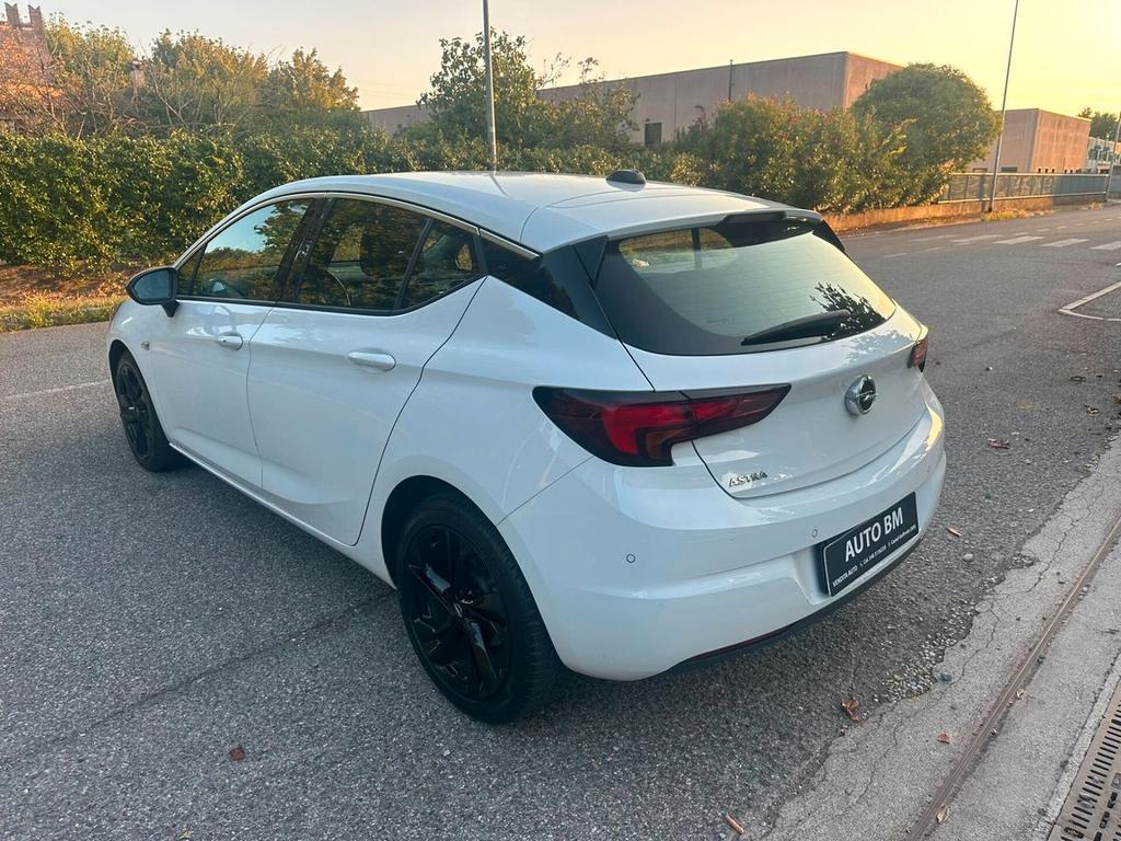 Opel Astra 2021