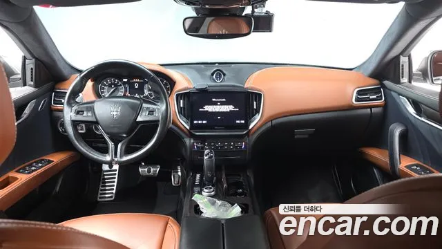 Maserati Ghibli 2021