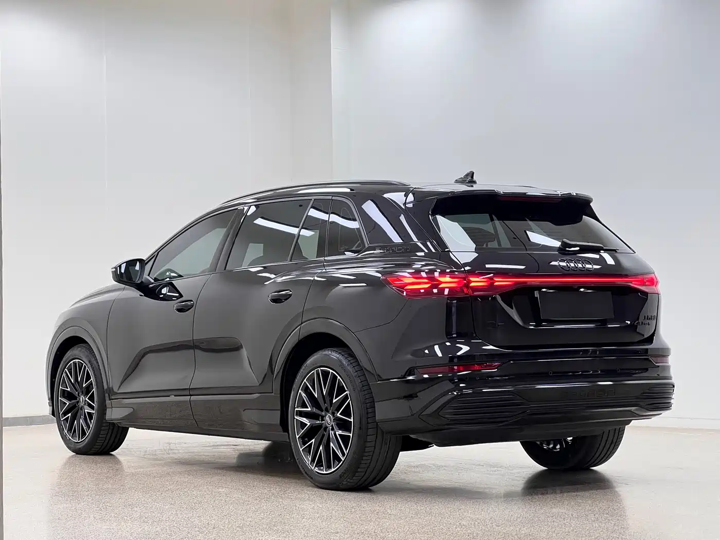 Audi Q5 e-tron 2024