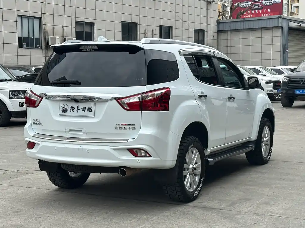 Isuzu MU-X 2021