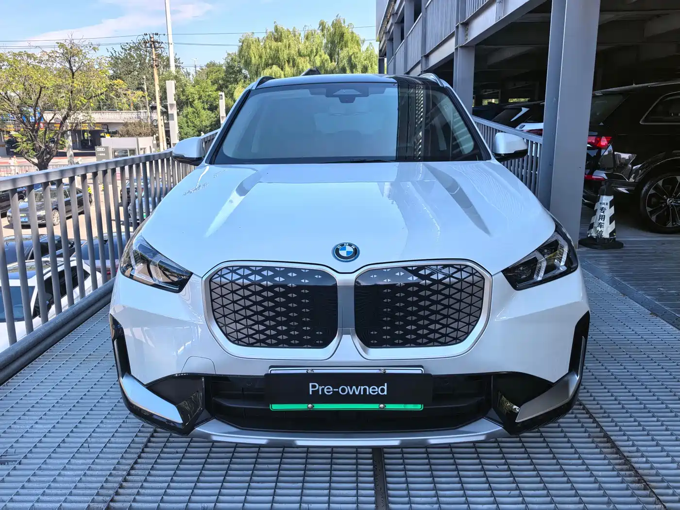 BMW iX1 2025