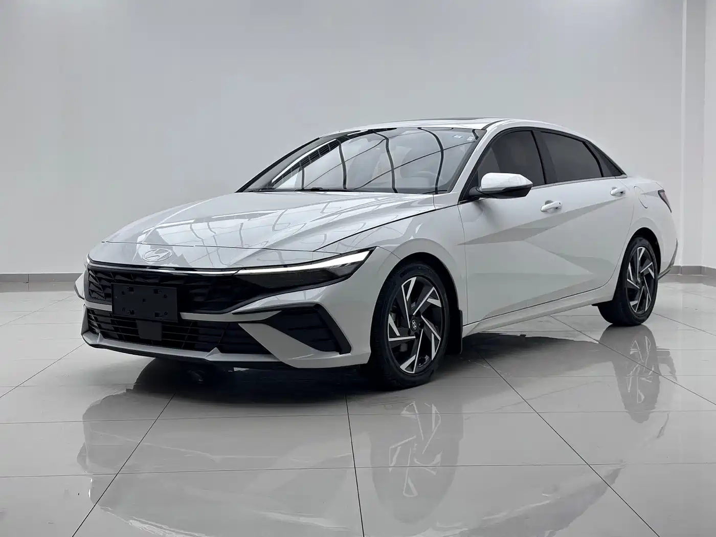 Hyundai Elantra 2023
