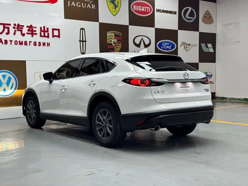 Mazda CX-4 2023