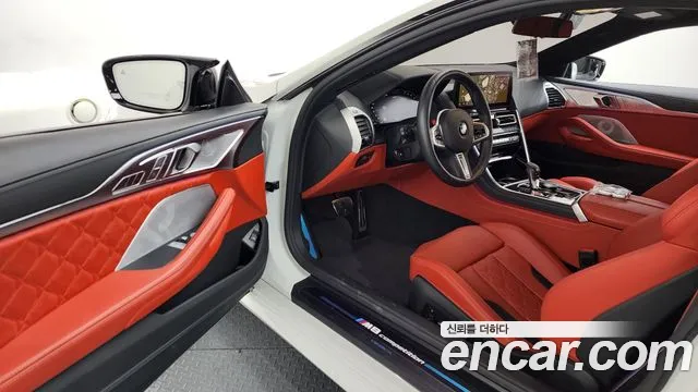 BMW M8 2025