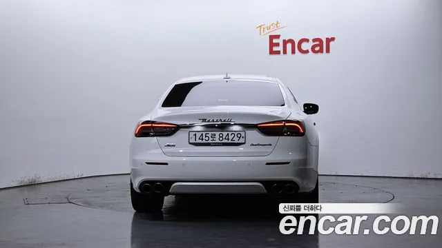 Maserati Quattroporte 2021