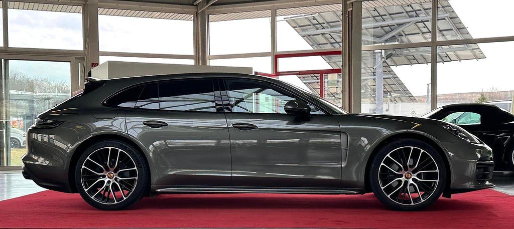 Porsche Panamera 2023