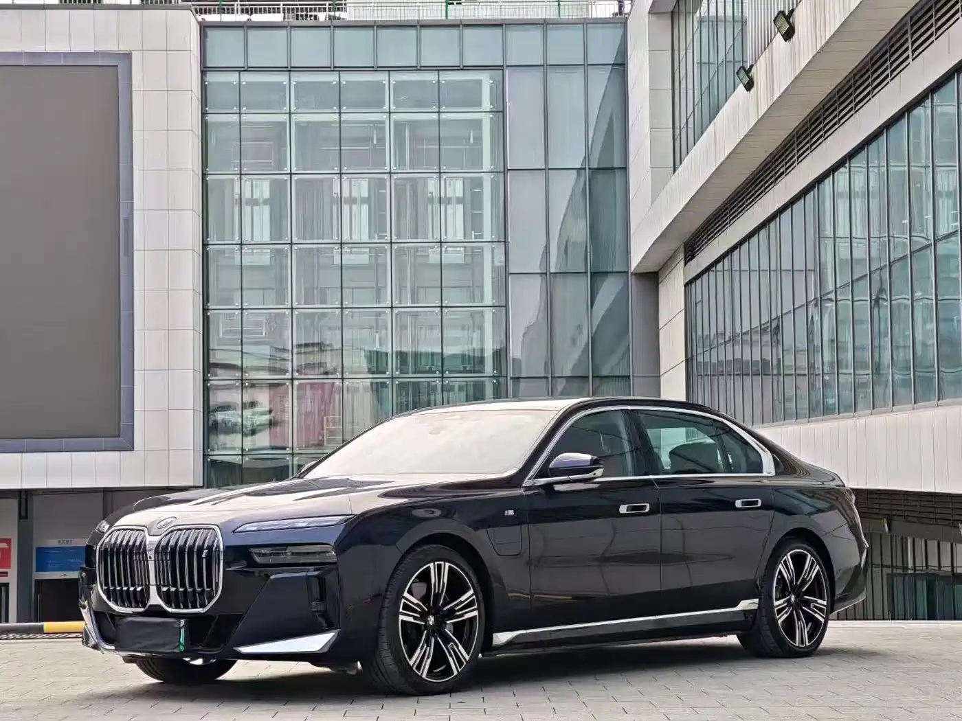BMW i7 2024