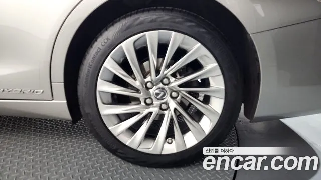 Lexus ES 2021